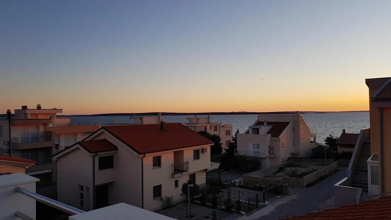 Apartment Half-House - 80M From Sea Mandre Croatia