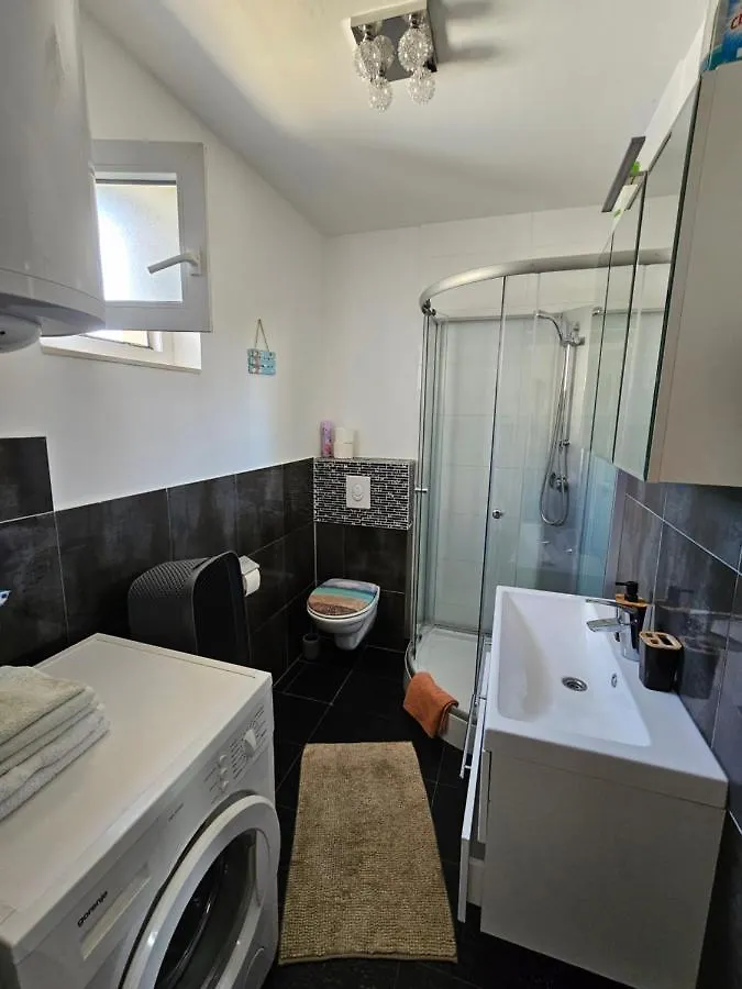 Apartment Half-House - 80M From Sea Mandre 0*,  Croatia